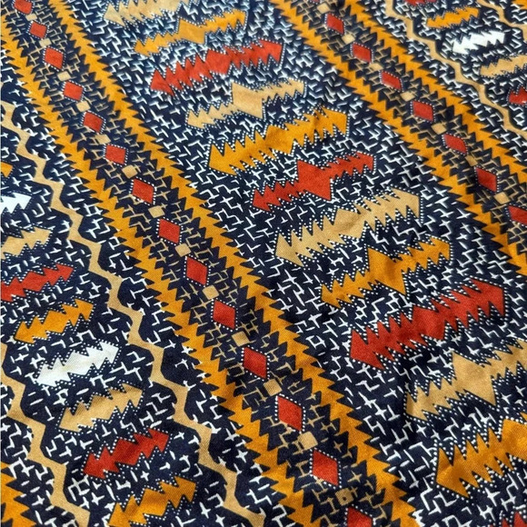 Women’s Geometric Print Neck Scarf/Hair Wrap - EUC - Picture 2 of 3